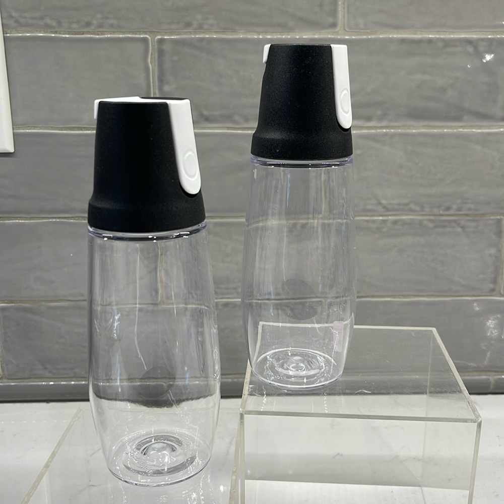 Tupperware Tilt ‘N Serve Dispenser